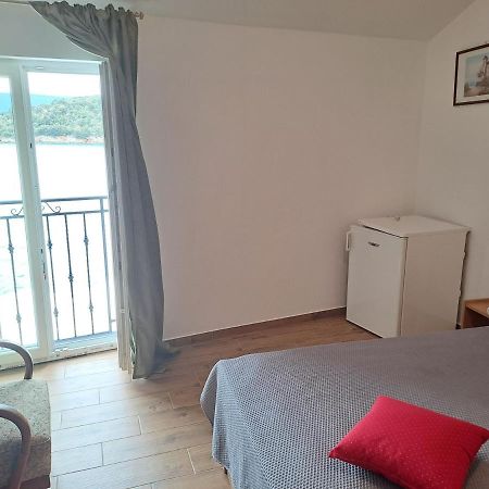 Sobe Mamalu Bed and Breakfast Valun Buitenkant foto