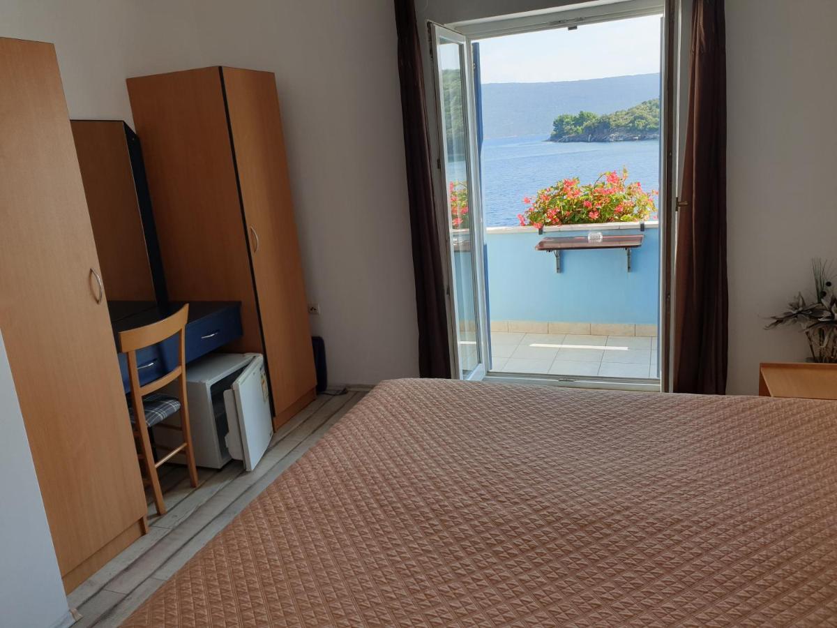 Sobe Mamalu Bed and Breakfast Valun Buitenkant foto