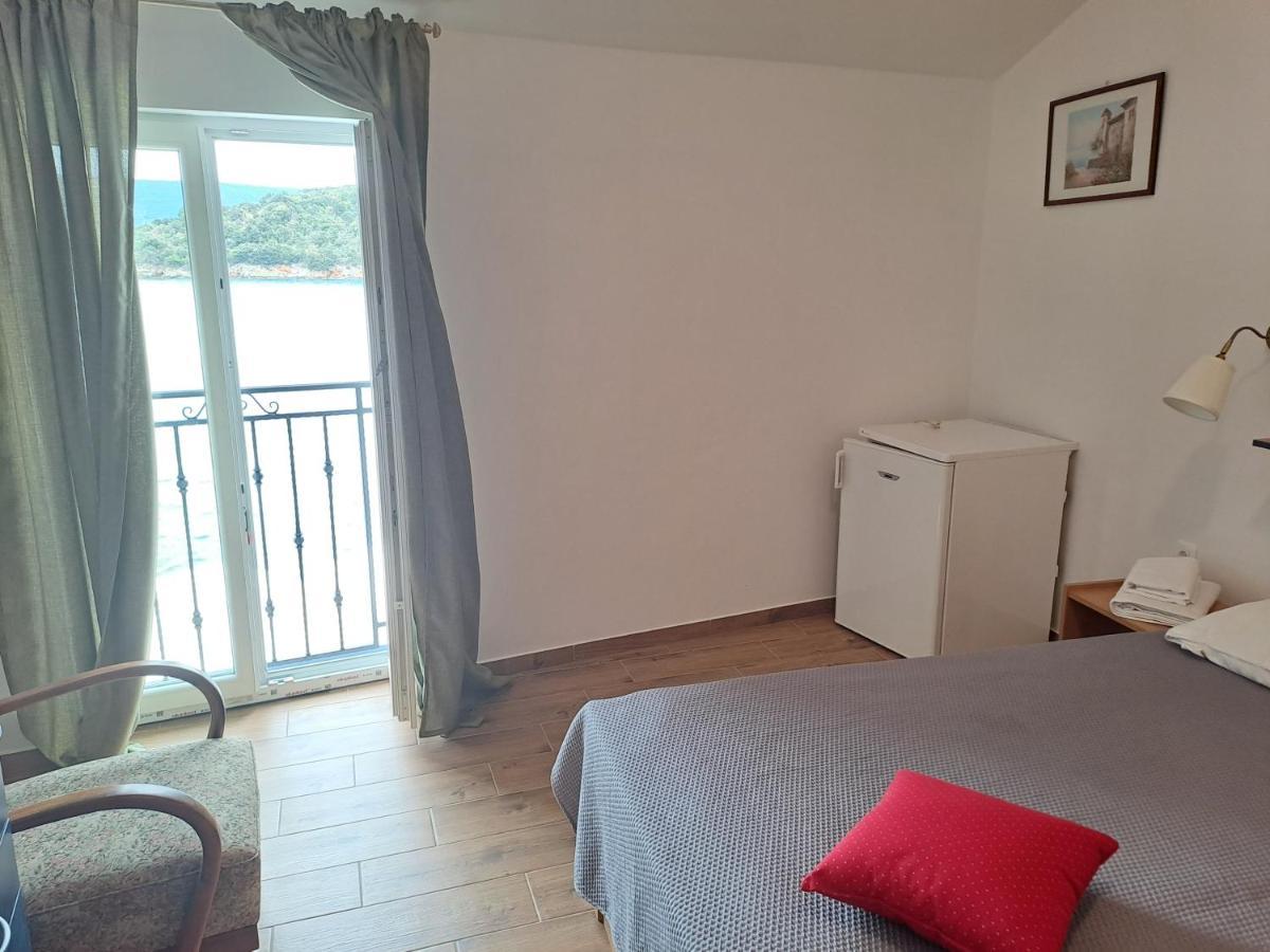 Sobe Mamalu Bed and Breakfast Valun Buitenkant foto