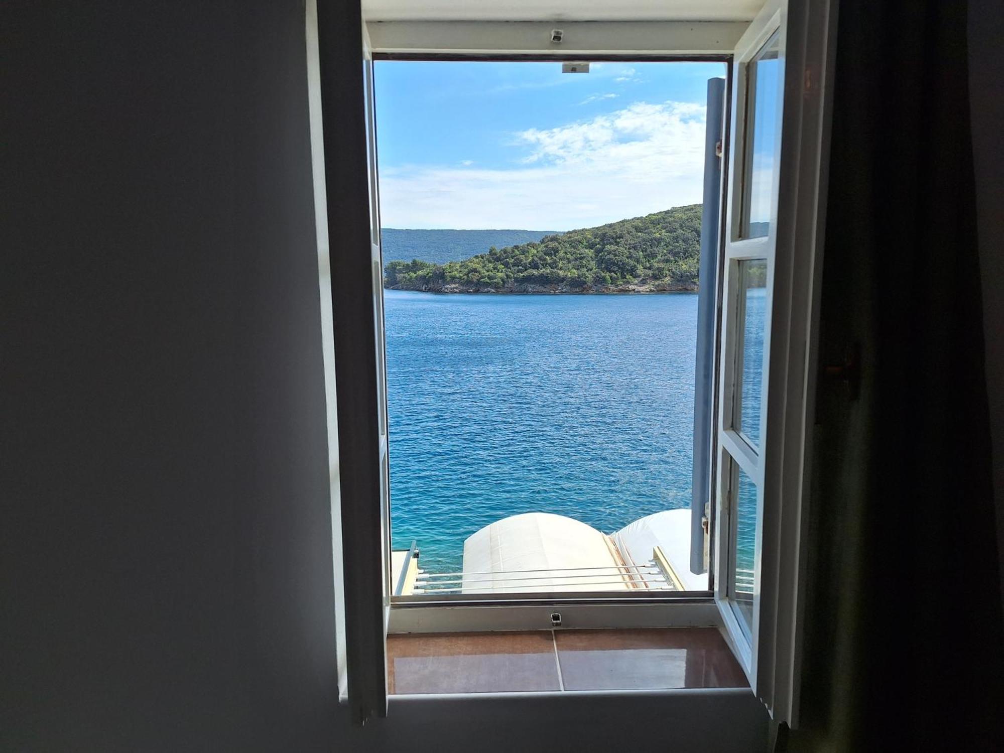 Sobe Mamalu Bed and Breakfast Valun Buitenkant foto